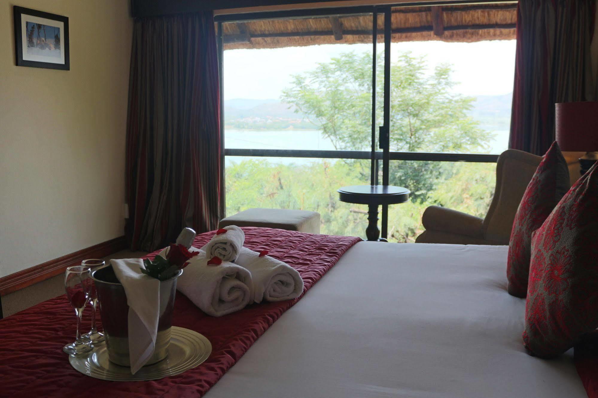 Galagos Lodge Hartbeespoort Exterior foto
