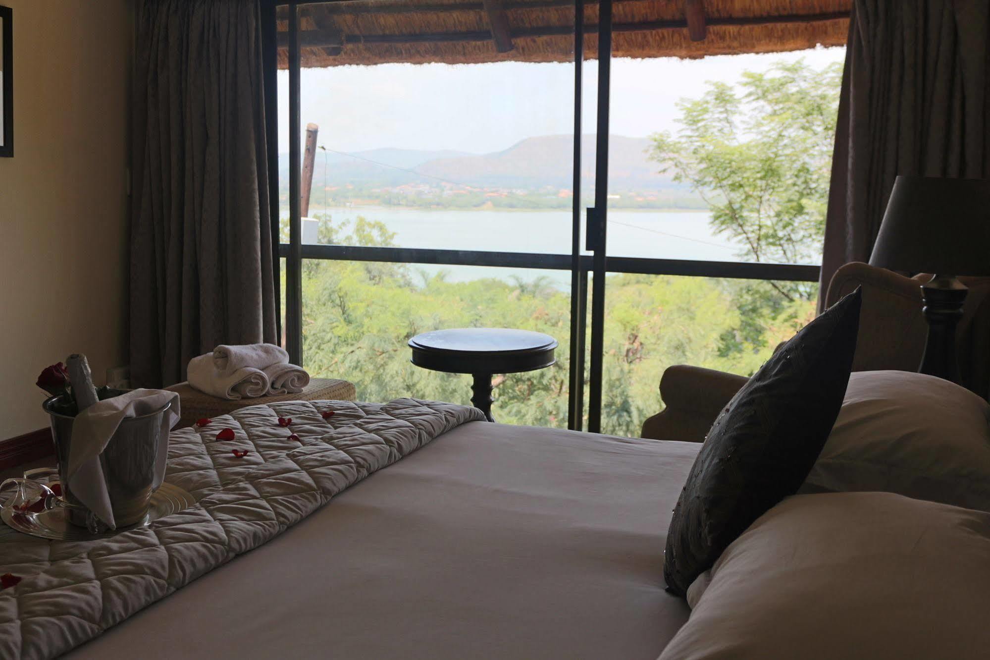 Galagos Lodge Hartbeespoort Exterior foto
