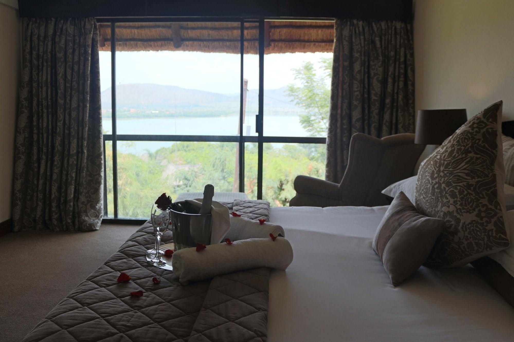 Galagos Lodge Hartbeespoort Exterior foto