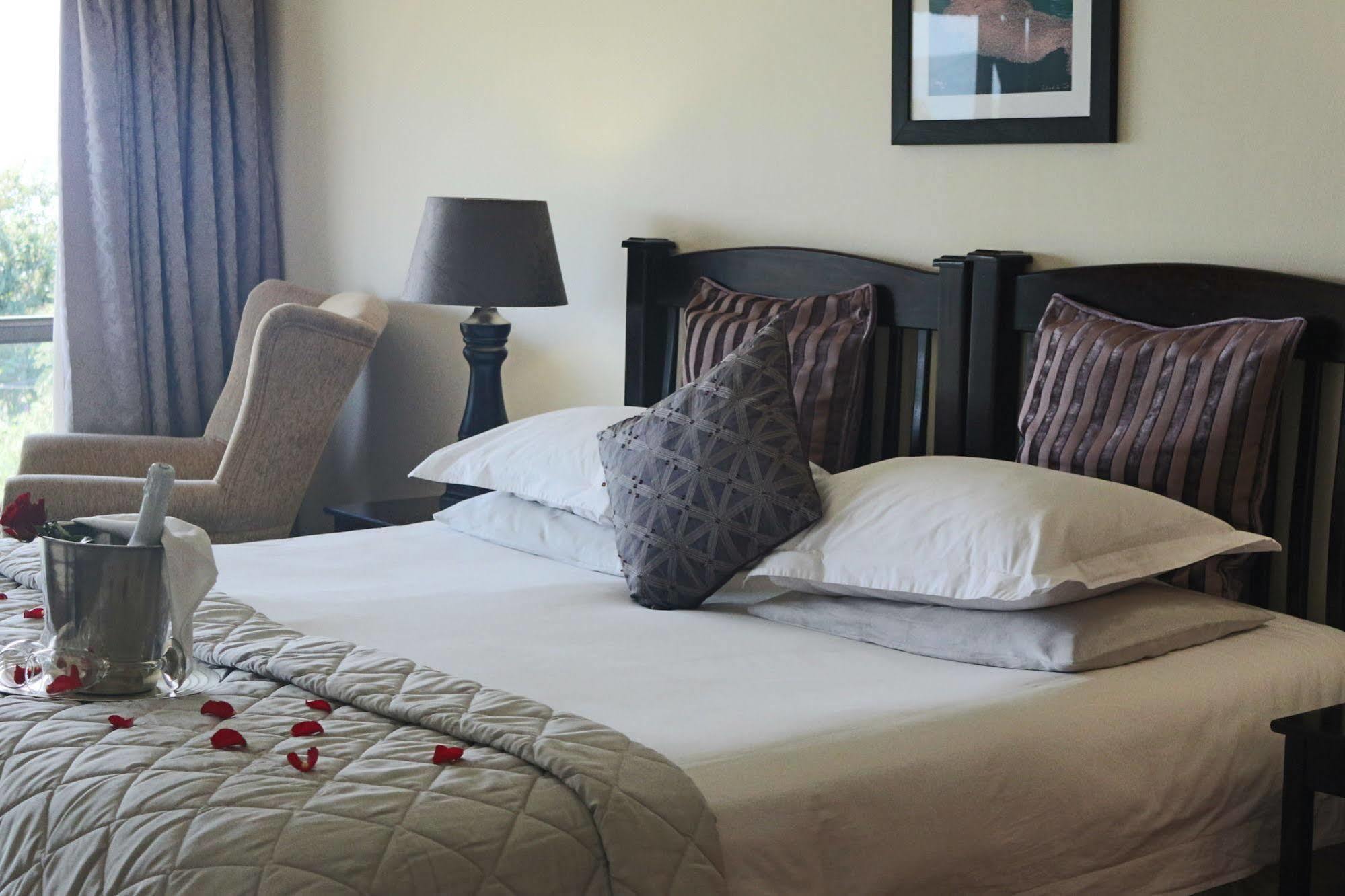 Galagos Lodge Hartbeespoort Exterior foto