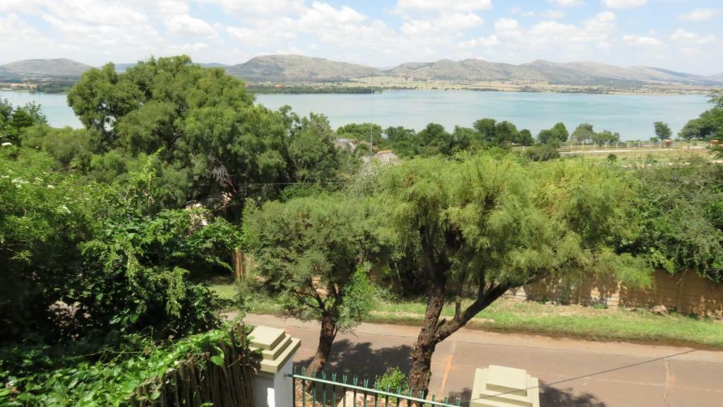 Galagos Lodge Hartbeespoort Exterior foto